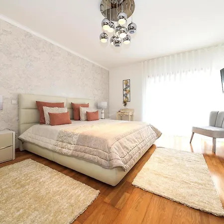 Moradia Chicharro بيت ضيافة