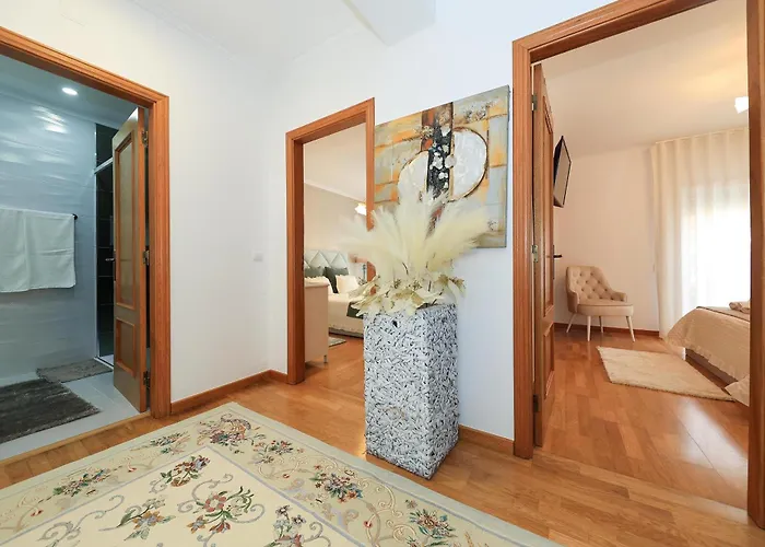 Moradia Chicharro بيت ضيافة *