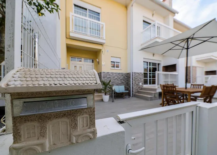 Moradia Chicharro بيت ضيافة نازاريه