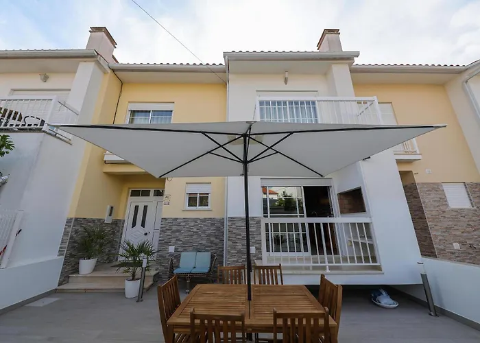 Moradia Chicharro * نازاريه