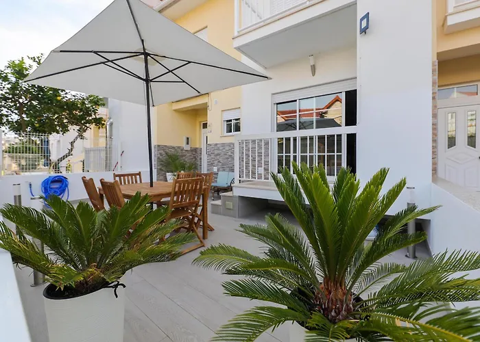 Moradia Chicharro بيت ضيافة نازاريه