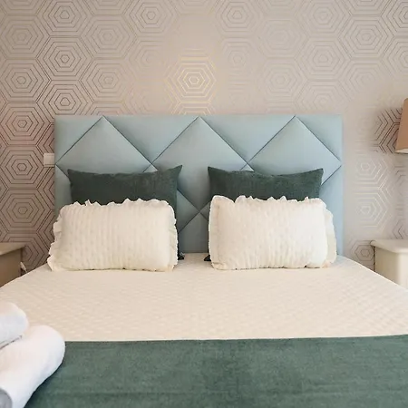 Moradia Chicharro Affittacamere Nazaré