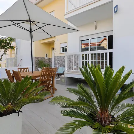 Moradia Chicharro Affittacamere Nazaré