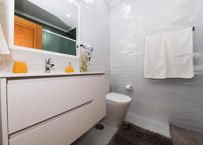 Moradia Chicharro נאזרה