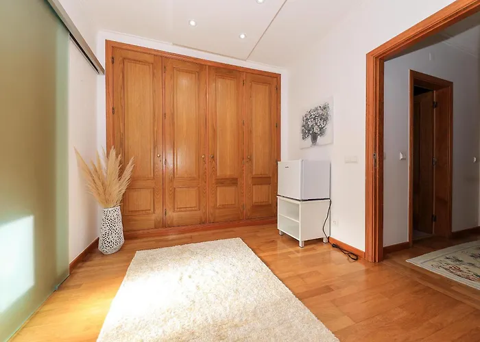 Moradia Chicharro נאזרה