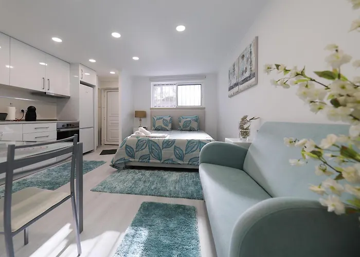 Moradia Chicharro בית הארחה נאזרה